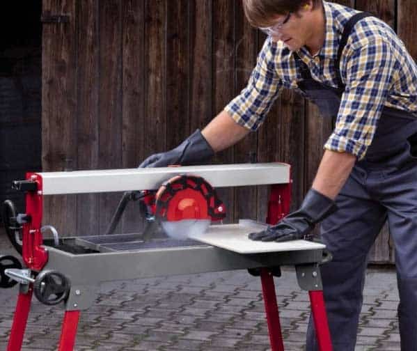 stoni sekac za plocice i majstor